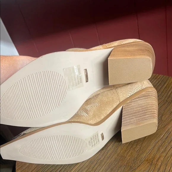 Silver-Tipped Tan Above Ankle Booties Western Style - Picture 8 of 11